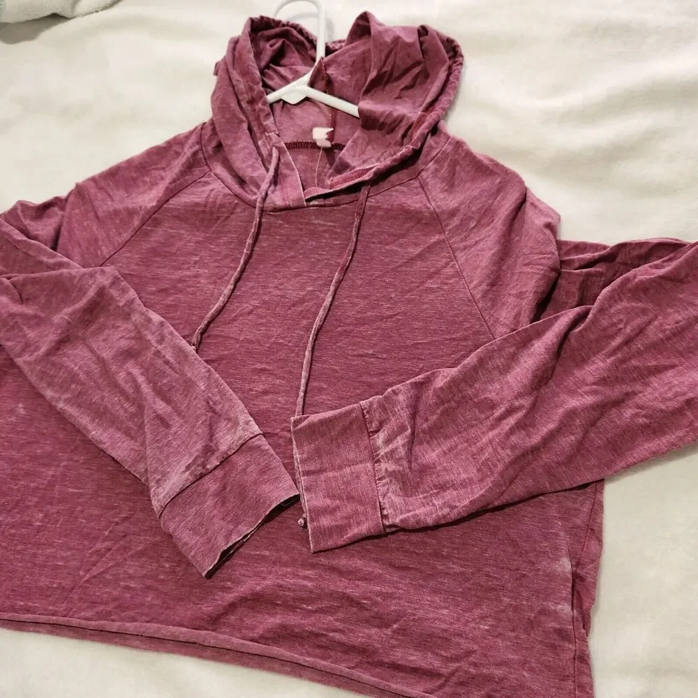 Ever Hottie Cropped Hoodie Size Medium Cranberry Color Lightweight. New